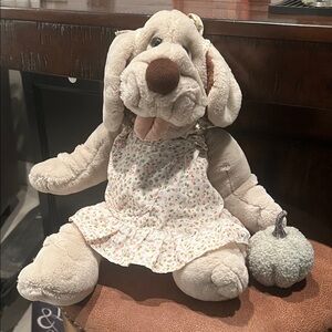 Wrinkles 1981 Vintage  Plush Dog Hand Puppet Stuffed Animal